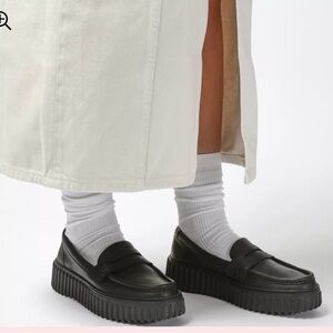 Clarks Torhill Penny Black Leather Platform Loafers - Size 8.5